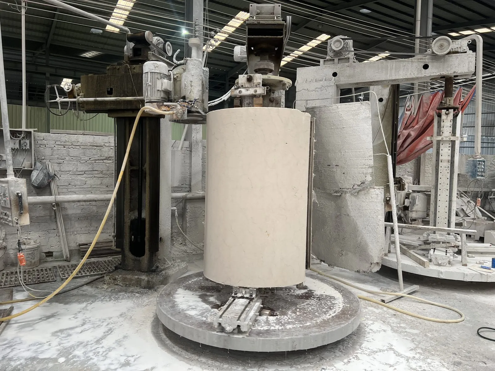 Curved vertical punch