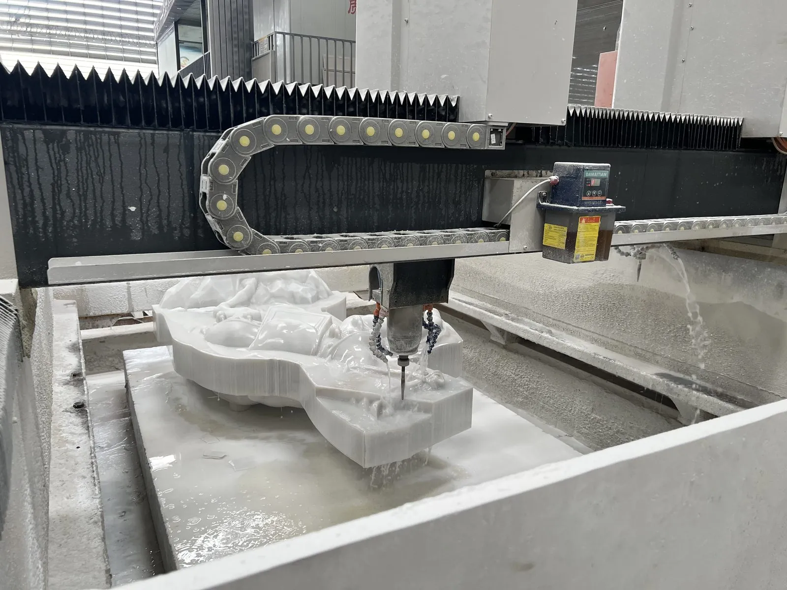 Special-shaped engraver
